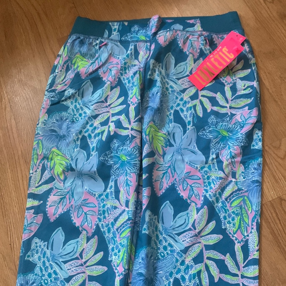Lilly pulitzer run around pants Macaw blue.. Tall me about it..